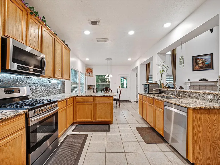 2602 Falcon Knoll Ln — Photo 16