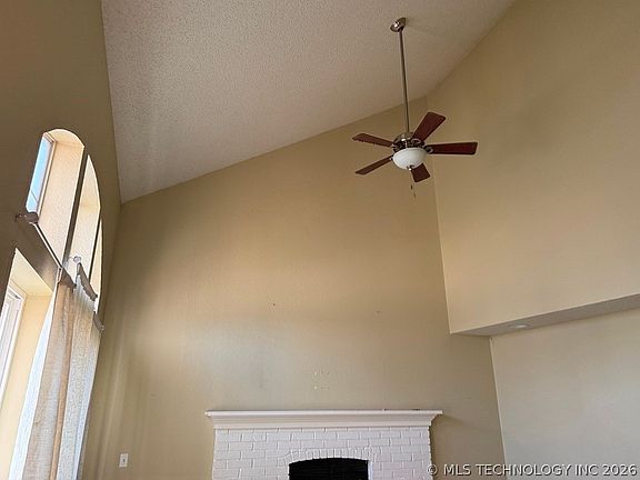 4th image of 9226 S Fulton Ave