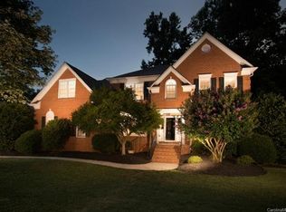 1628 Reverdy Oaks Dr, Matthews, NC 28105