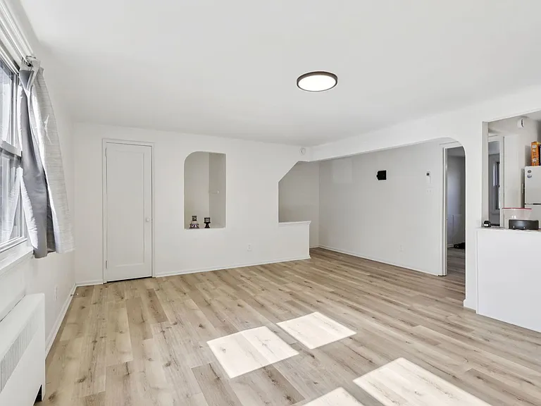Charming 1, 2, and 3-Bedroom Townhomes in a Quiet Pittsburgh Neighborhood — Photo 30