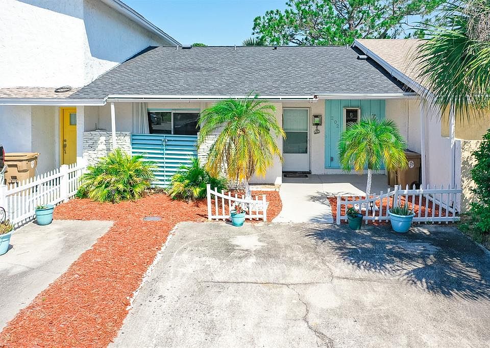 1st image of 202 Dawn Ct