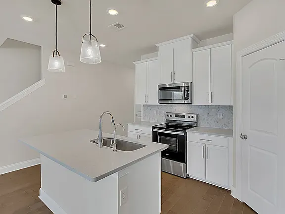 4537 Skywood Ln — Photo 8