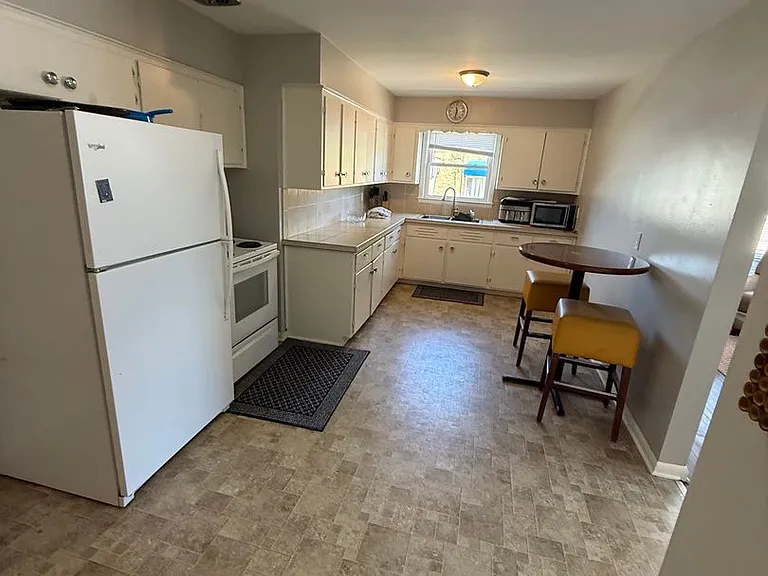 5633 W Oklahoma Ave — Photo 9