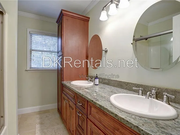 4492 Coventry Way NE — Photo 17