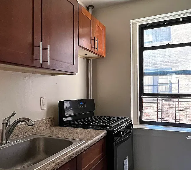 3013 Valentine Ave #1C — Photo 5