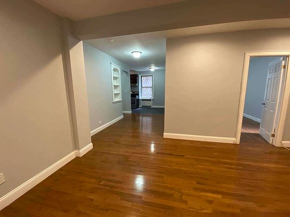 5th image of 40 Woodruff Ave #1B