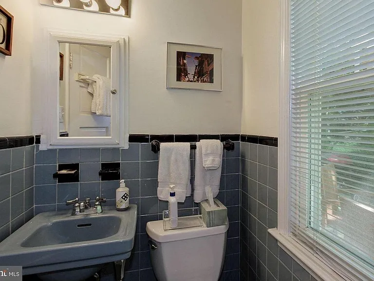5065 Macarthur Blvd NW — Photo 2