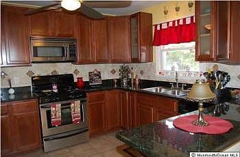 3rd image of 75 Sylvan Lake Blvd