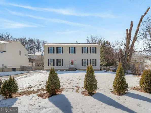 4047 White Haven Dr, Dumfries, VA 22026