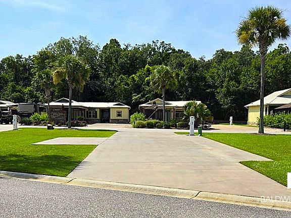 3rd image of 461 Portofino Loop