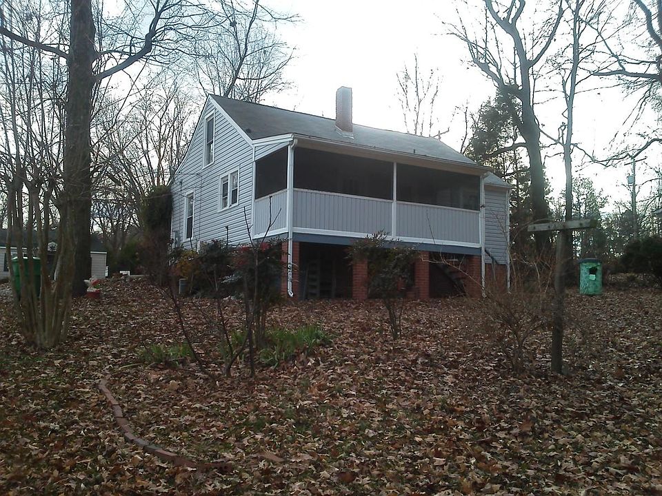 Large Screened back porch