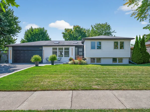 400 Sunset Dr, Oakville, ON L6L 3N2