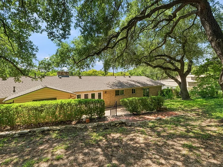 2802 Pecos St — Photo 36