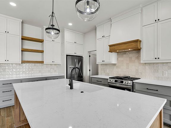 5th image of 5511 NE Minnow Ln