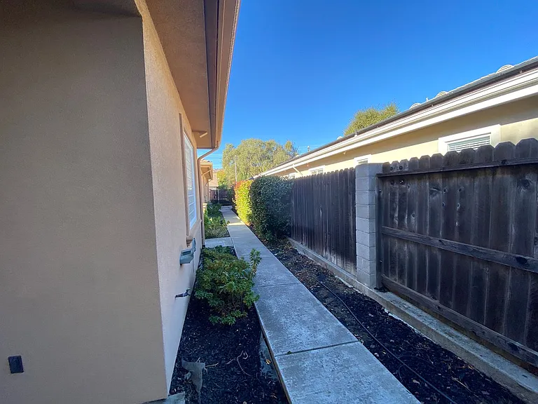 661 Arlene Ct — Photo 16