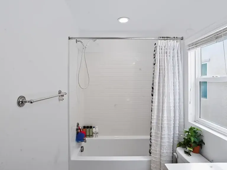 24235 Lilac Ln — Photo 10