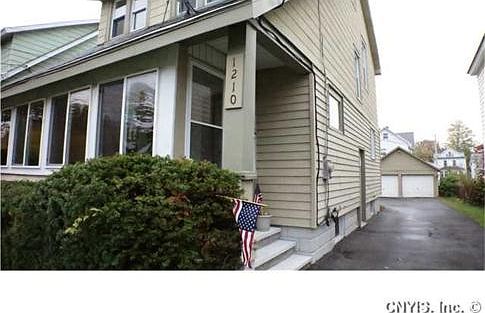 2nd image of 1210 Oak St