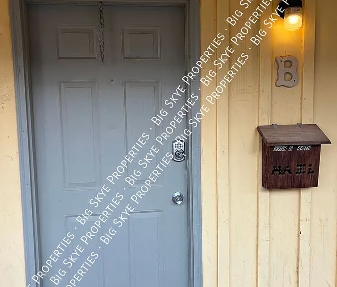 2708B 44th St — Photo 1
