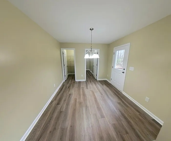 182 N Burson Ave — Photo 5