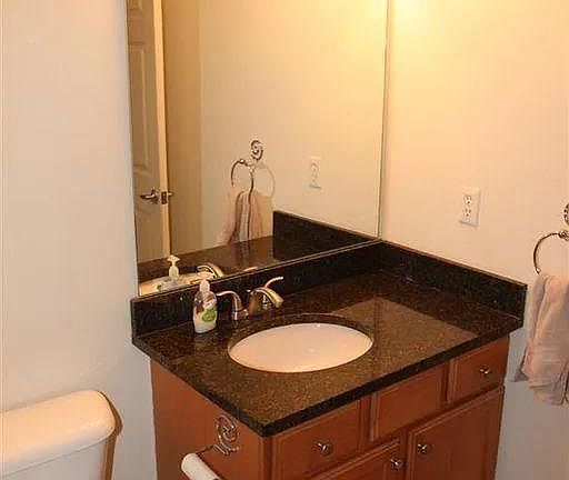 3rd image of 3914 Forester Blvd