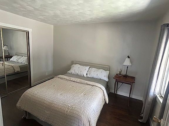 5th image of 117 W Vine St
