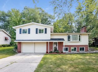 5394 Burgis Ave SE, Kentwood, MI 49508