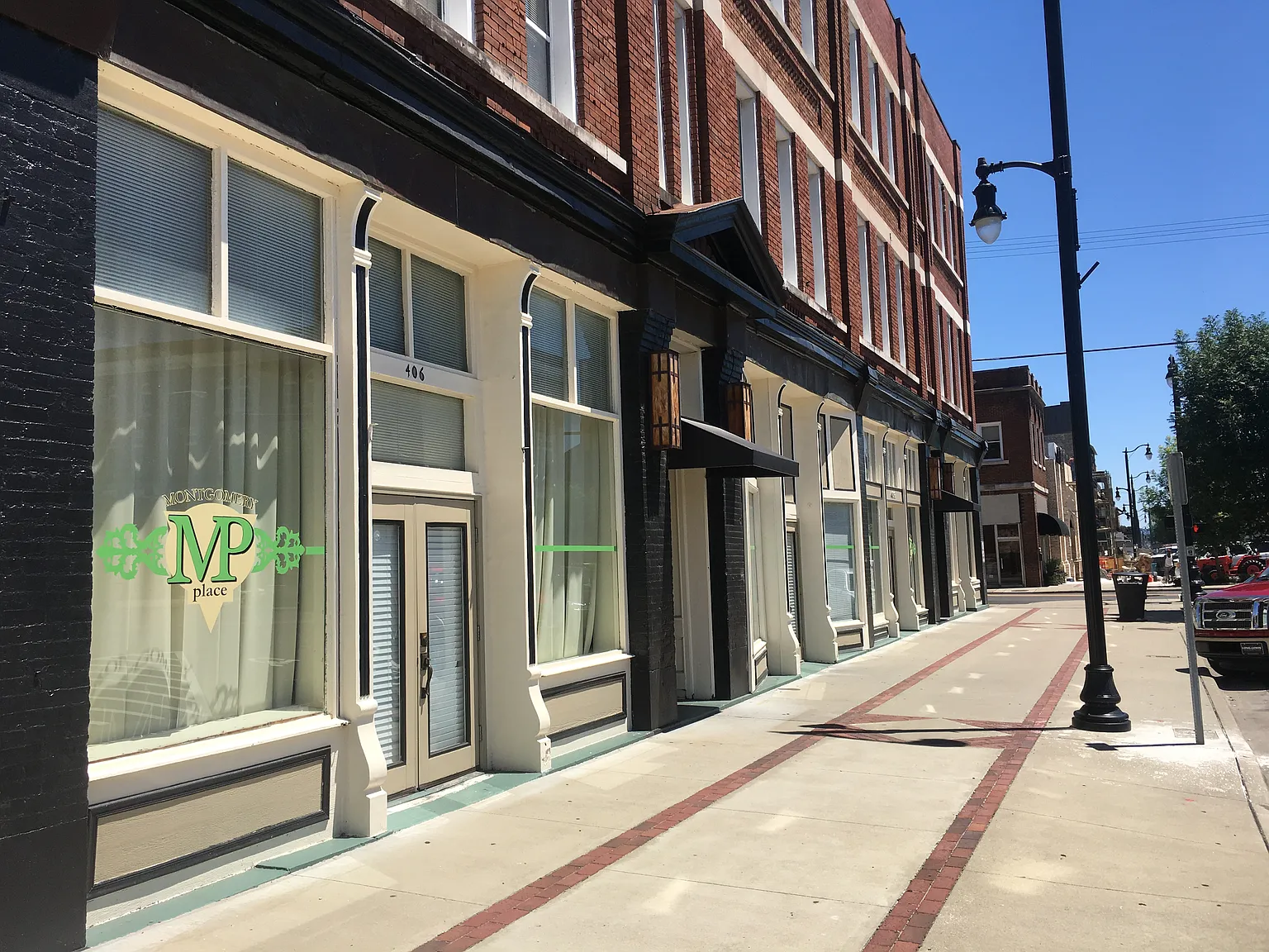 Montgomery Block Apts — Photo 2