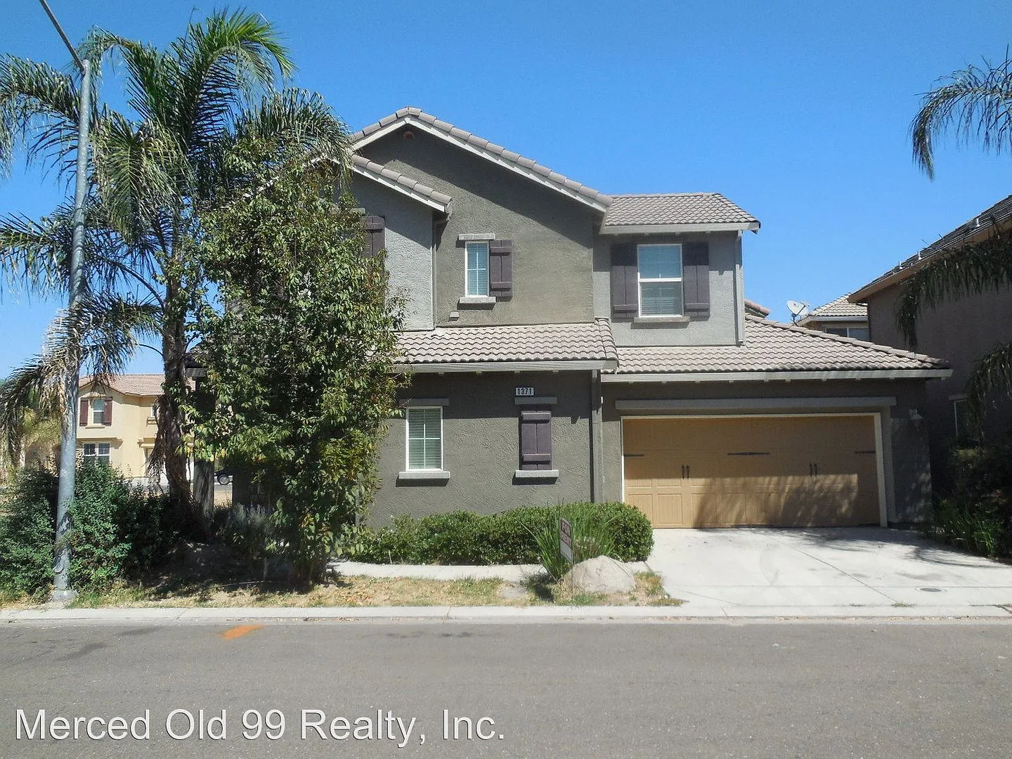 1371 Belmont Dr photo 1