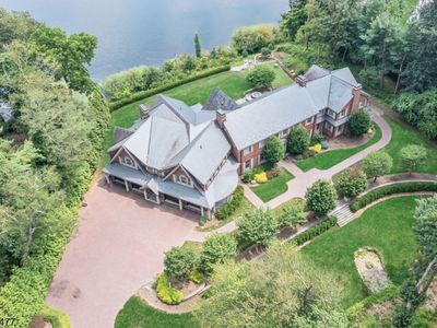 311 Algonquin Rd, Franklin Lakes, NJ, 07417
