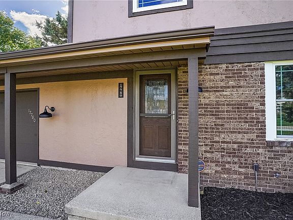 3rd image of 17780 Walnut Dr