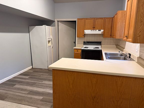 3rd image of 20816 SE 281st St
