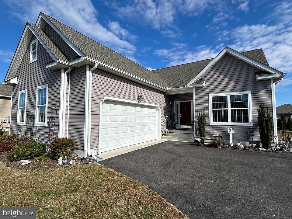 1st image of 22 Backwater Ct