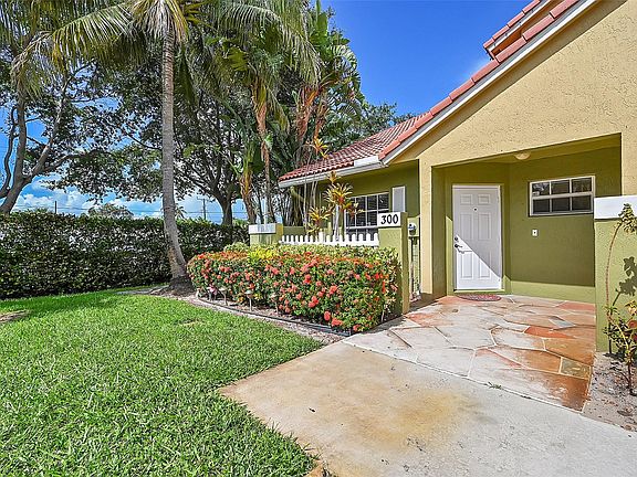 2nd image of 300 SE 23rd Avenue
