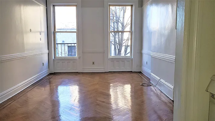 Rented by RBM Brokerage | media 28