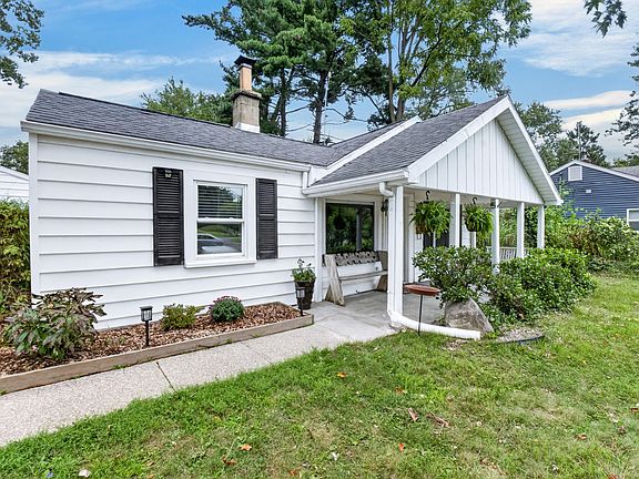 2nd image of 742 Pleasant Ave