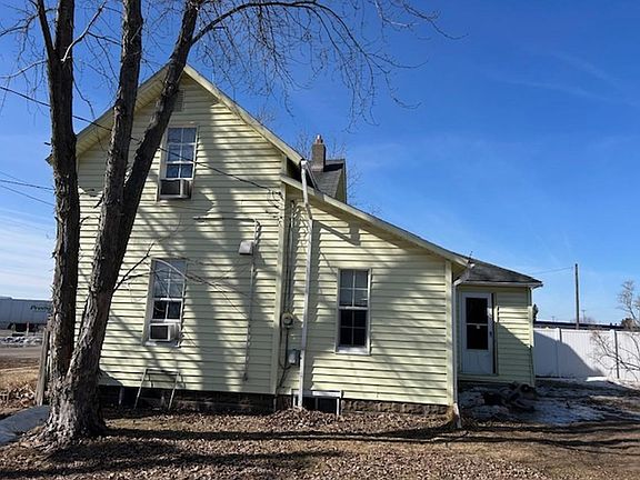 2nd image of 204 1st St S