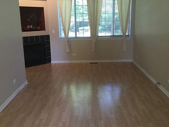 2nd image of 644 E Thornhill Ln