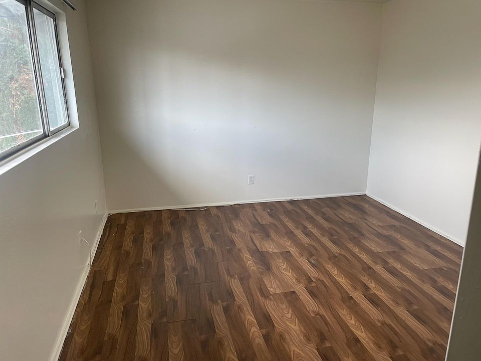 1st image of 328 E Johnston Ave