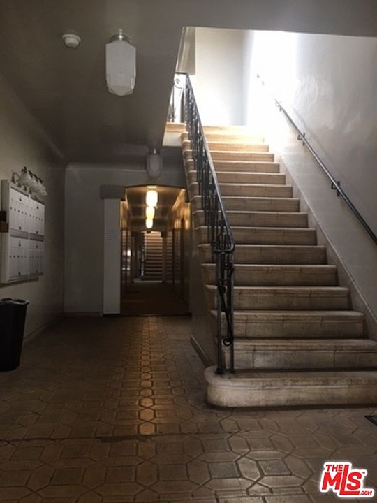 2nd image of 821 S Wilton Pl APT 207