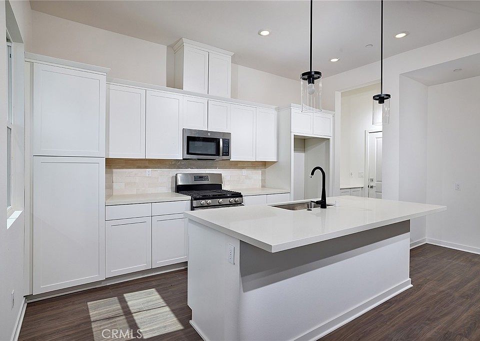 1st image of 4457 S Fairmount Paseo