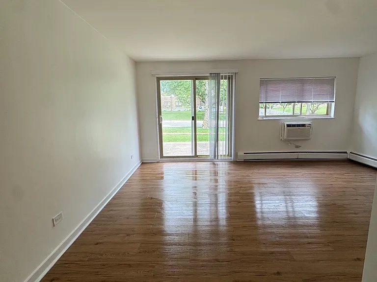 659 E Fullerton Ave — Photo 11