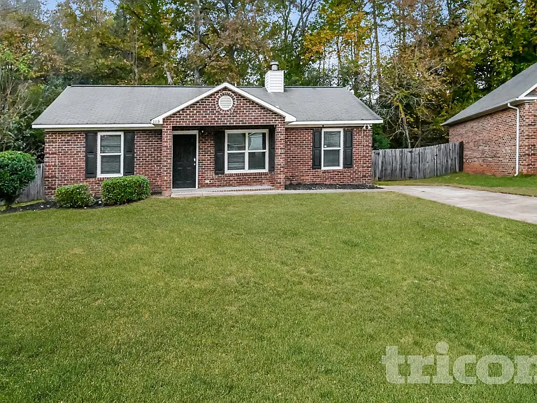 1113 Capps Hollow Dr — Photo 1