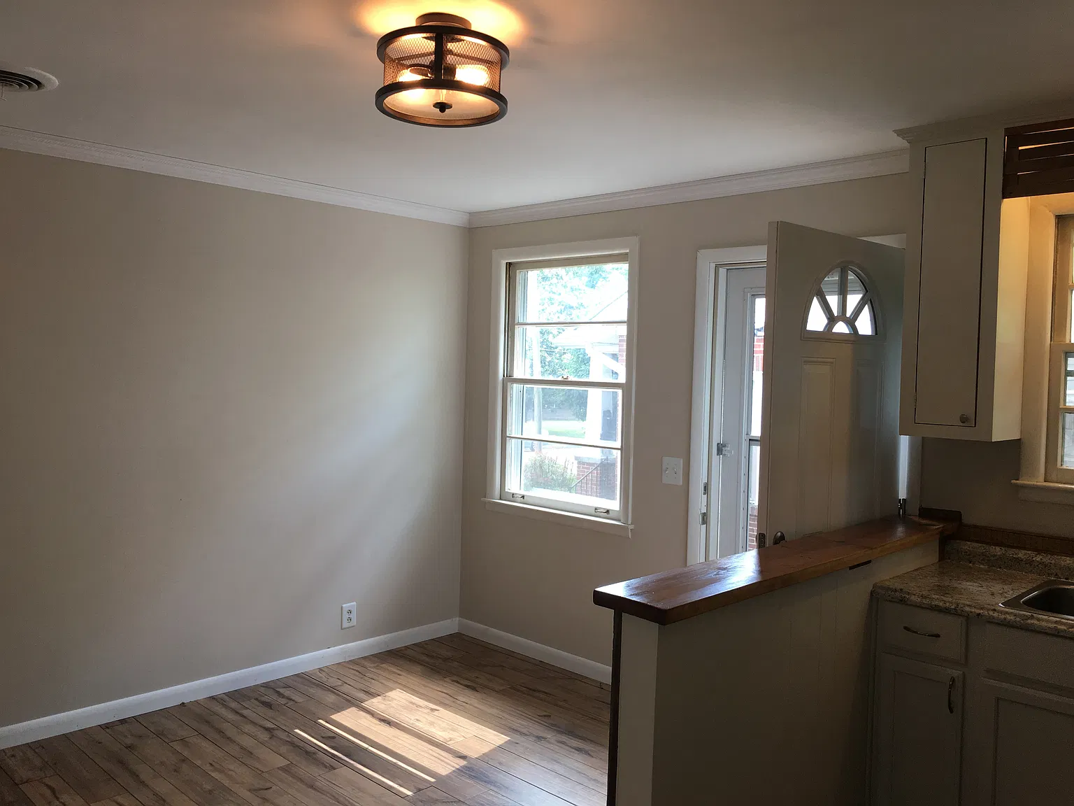 1 bed, 425 sqft, $1,375 — Photo 1