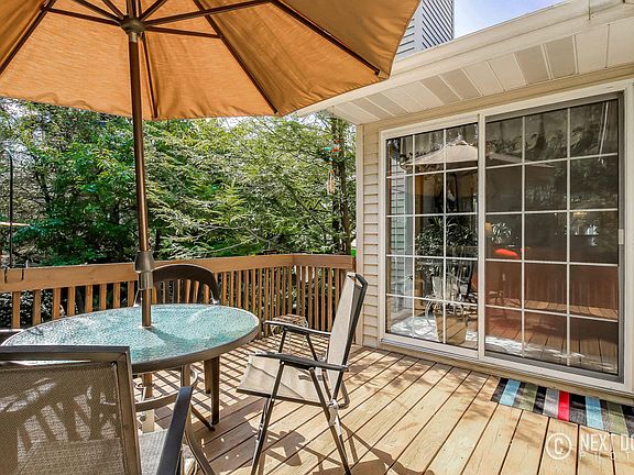 5th image of 2320 Meadowglen Dr NE #19