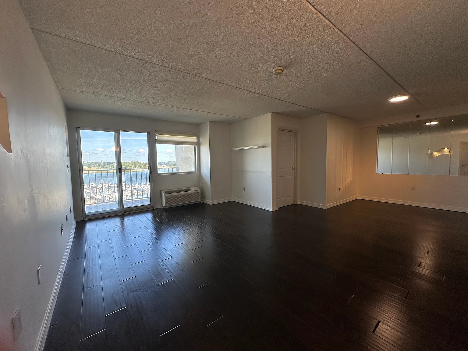 200 Cove Way — Photo 3