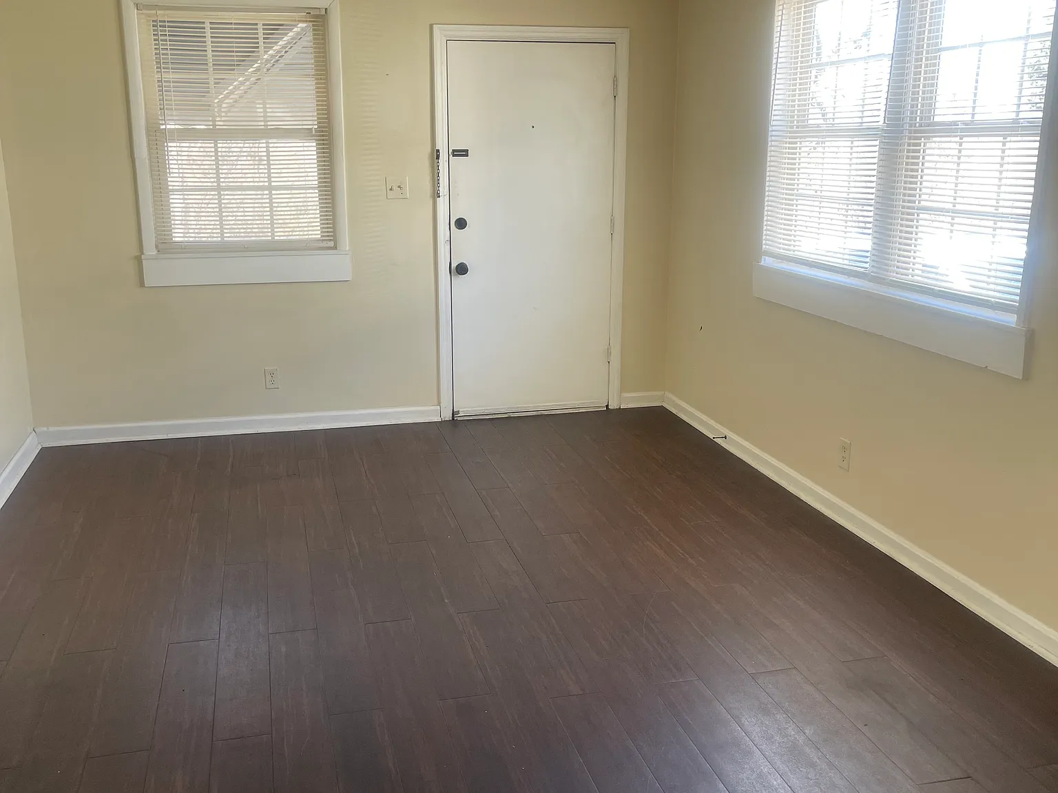 3 bed, 1056 sqft, $1,000 — Photo 2