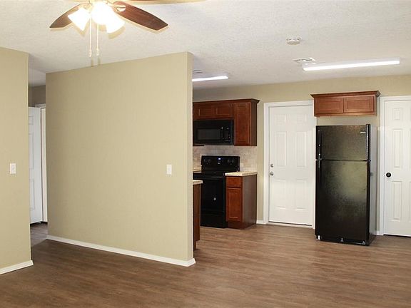 3rd image of 620 Lloyd Ave
