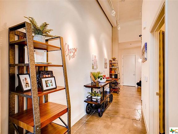 3rd image of 1401 S Flores St APT 125