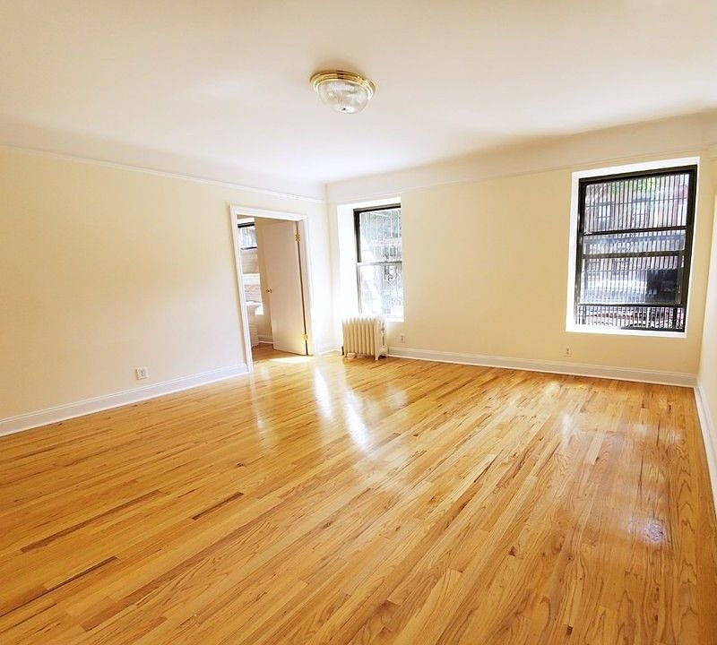 1st image of 115 W 16th St #118