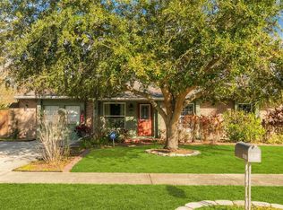 1813 Nova Dr, Valrico, FL 33596